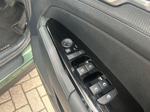 2023 Kia Sportage 1.6 h T-GDi 3 SUV 5dr Petrol Hybrid Auto Euro 6 (s/s) (226 bhp - Picture 19 of 24