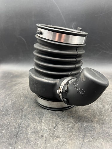 2006-2011 Cadillac DTS OEM Engine Air Cleaner Intake Hose Pipe Rubber 20828570 - Picture 2 of 12