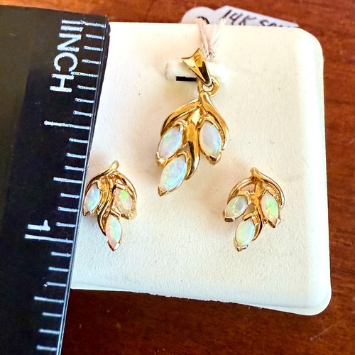 14k Yellow Gold Earrings and pendant Matching Natural Opal Set 2.5gm - Picture 6 of 11