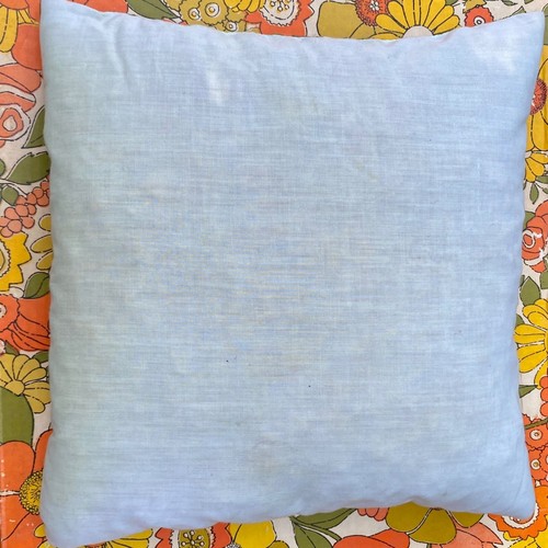 Vintage 70s Wind Song Daisy Flowers Butterfly Crewel Embroidery Throw Pillow 14" - Picture 6 of 6