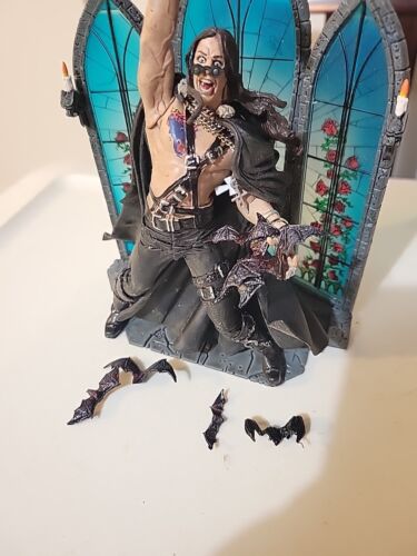 Figura de acción McFarlane Toys OZZY OSBOURNE Ultra con murciélagos sin cabeza 1999 - Imagen 3 de 4
