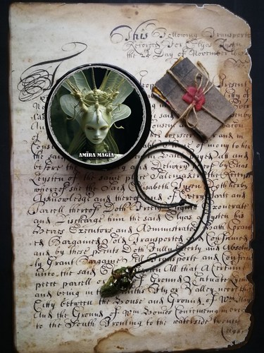 Uncut Gemstone Pendant Magic Witch Spirit Guide Amulet Raw Stone Preying Mantis - Picture 4 of 24