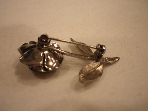 Silver tone Rose Flower faux pearl Brooch Pin costume jewelry unsigned - Picture 6 of 9