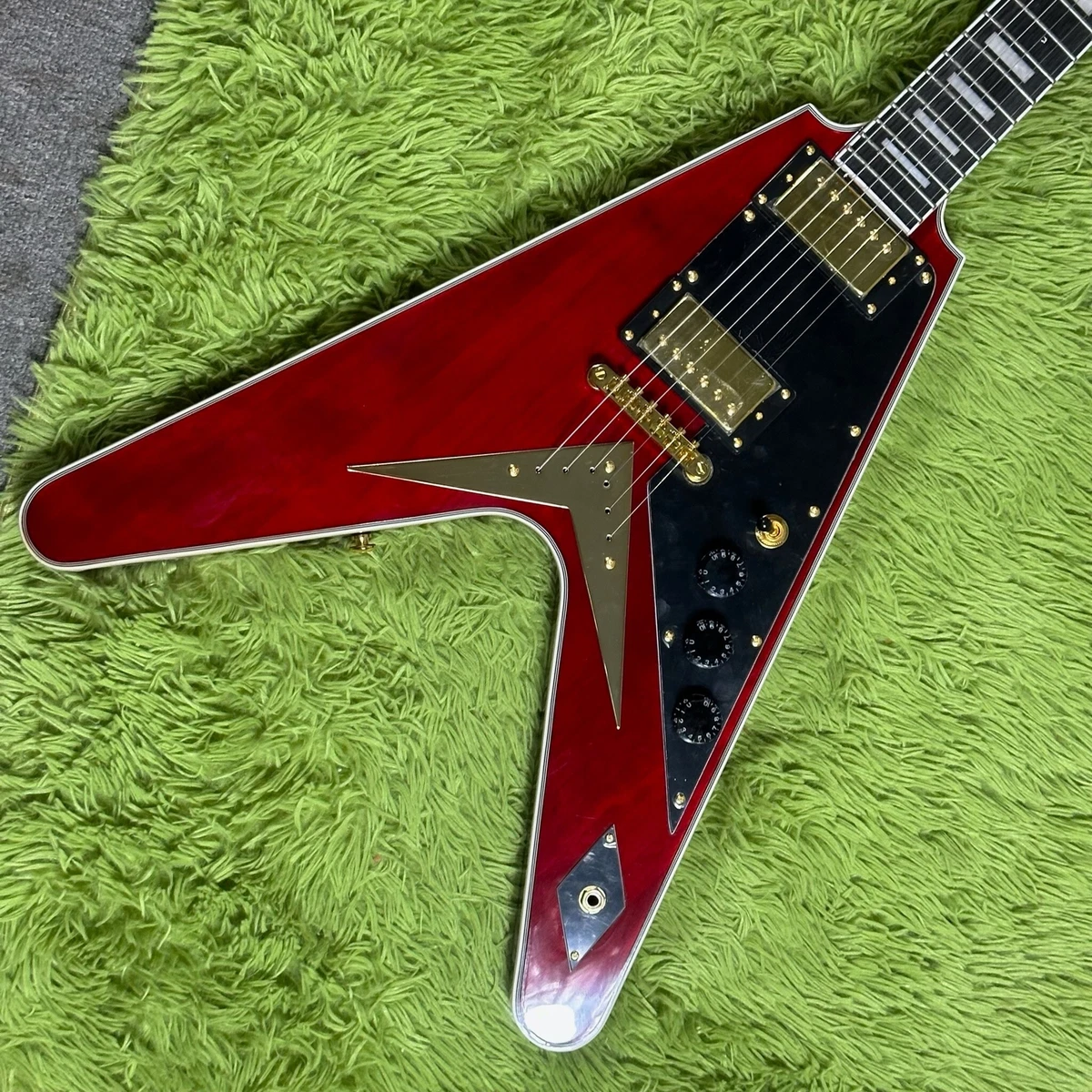Factory Customized Fly V Electric Guitar Floyd Rose Red Color High Quality