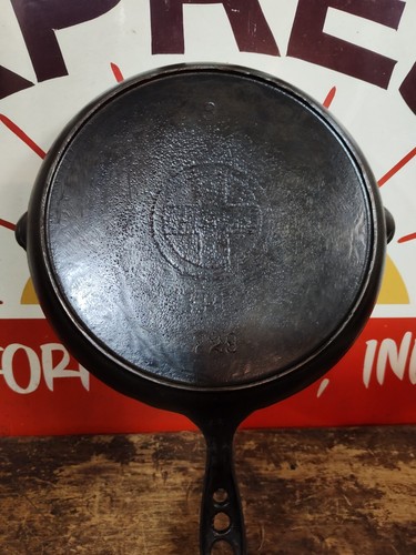 "Fully Restored" GRISWOLD #729 CAST IRON Griddle Pan Slant Logo 10" Seasoned - Picture 8 of 8
