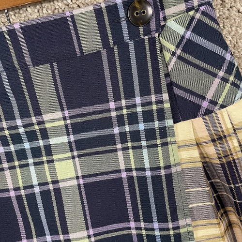 Urban Outfitters Damen mittelgroß plissiert kariert Mini Wickel adrette Schulrock Uniform - Bild 5 von 9