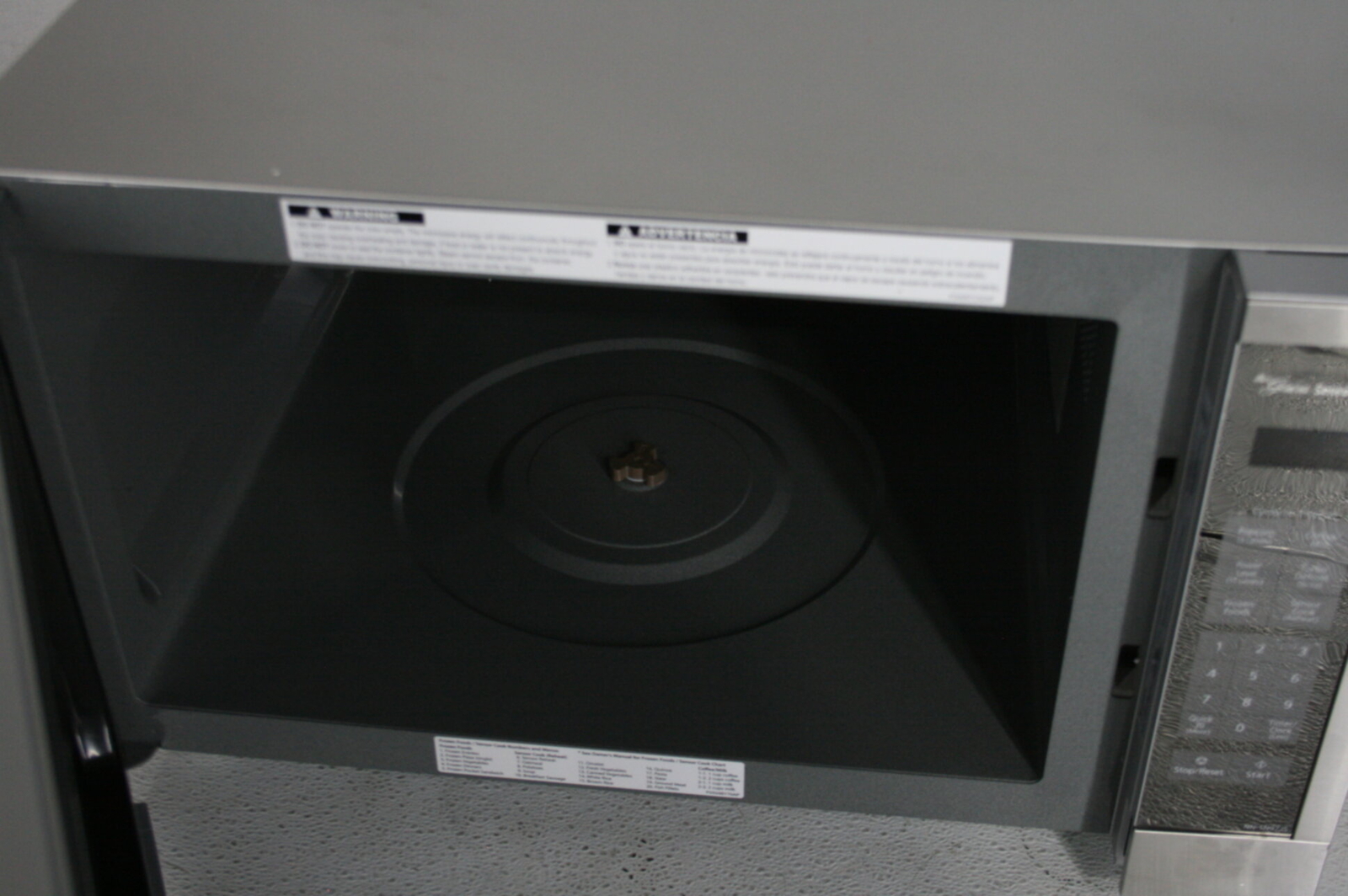 Panasonic Countertop Built In Cyclonic Wave Microwave 2.2 Cu Ft NN