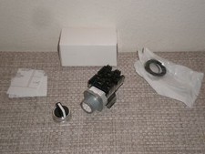 New Allen Bradley 800TC-J2H 30mm Selector Switch 3-Position Maintained