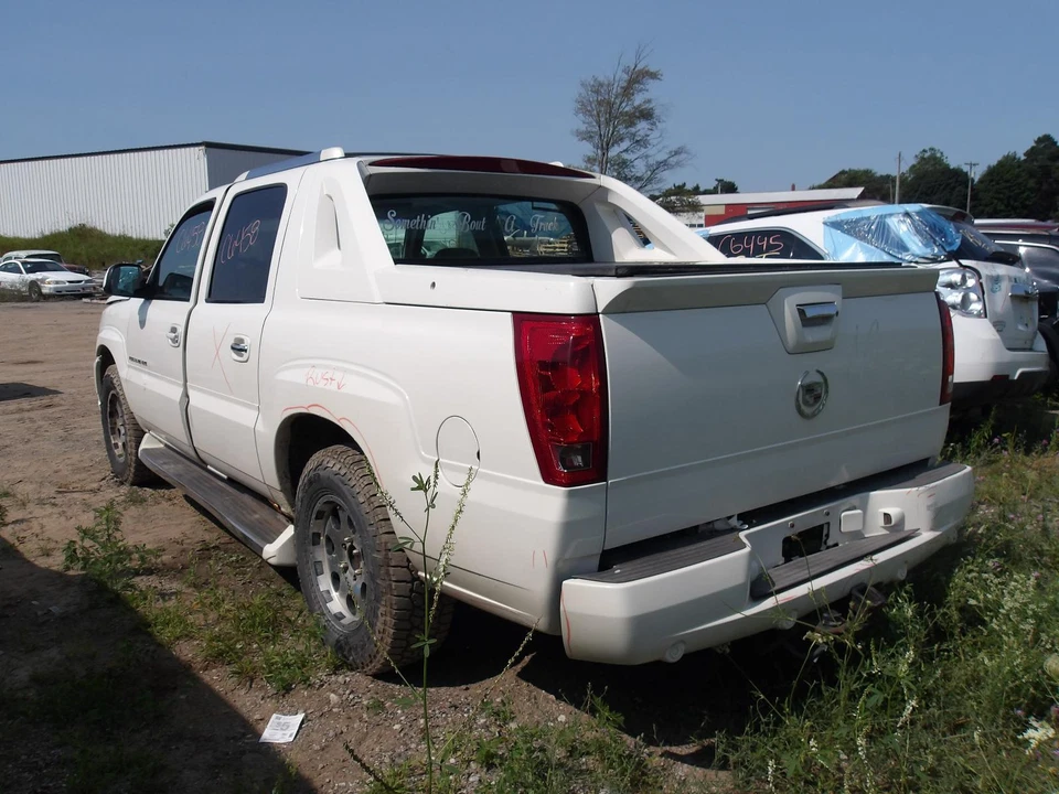 Used Front Upper Upper Control Arm Front fits: 2003 Cadillac Escalade ext 7300 G - Image 3 of 4