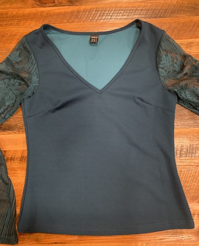 Shein Womens Bell Sleeve Blouse, Size 6 - Picture 4 of 10