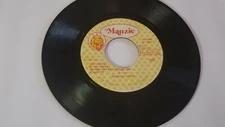 GREGORY ISAACS - HOLD ON /Reggae 45" on MANZIE LABEL JAMAICA
