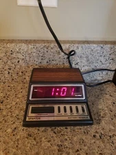 Vintage Spartus Neptune  Alarm Clock -  Model 1104  Classic Woodgrain Working