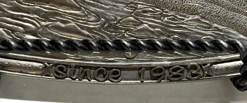 Placa metálica Grizzly Industrial desde 1983 Foto 4 de 4