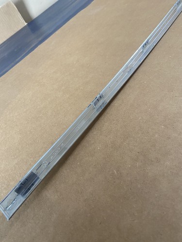 07-14 Escalade Window Reveal Molding Trim Chrome Front Left Drivers 15280093 OEM - Picture 6 of 8