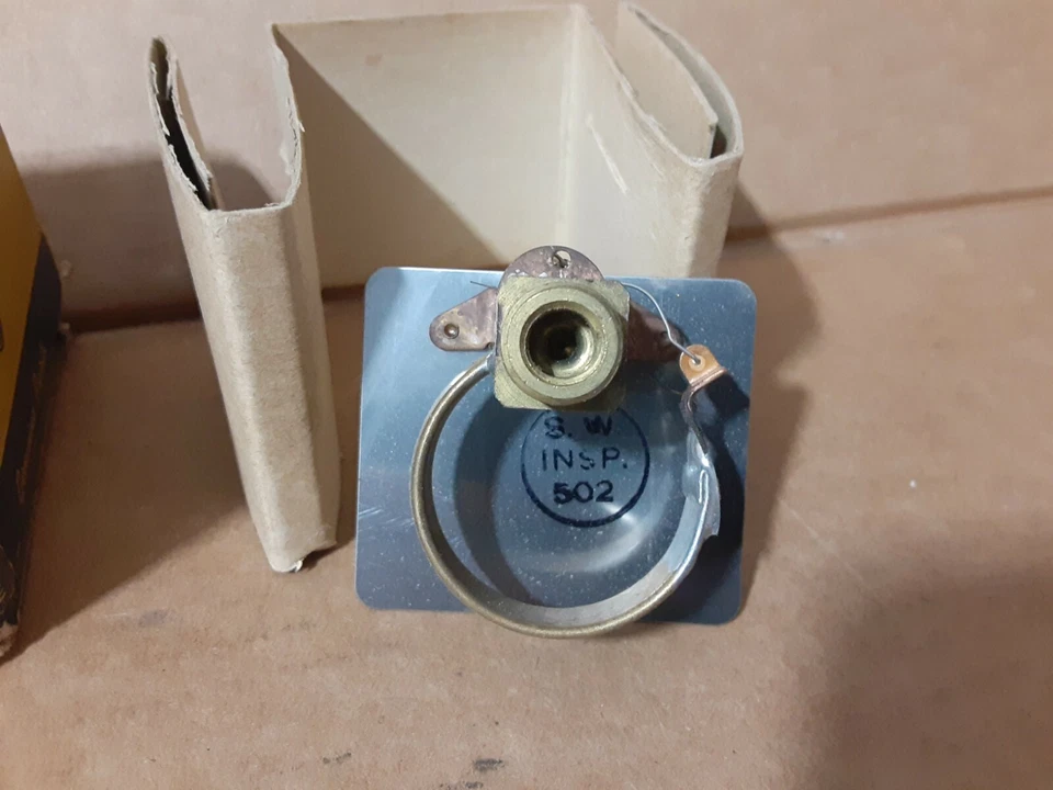 Manómetro de presión de aceite Studebaker Champion 1950 parte nueva # 526718 Foto 4 de 4