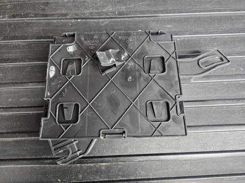 2010-2014 AUDI Q5 - Comfort Control Module / CCM / BCM 8K0907064GP - Picture 2 of 3