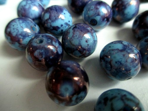 Leaves. Vintage Czech Glass picasso BEADS in LEAF shape * Deep BLUE HIGH LUSTER - Picture 3 of 4