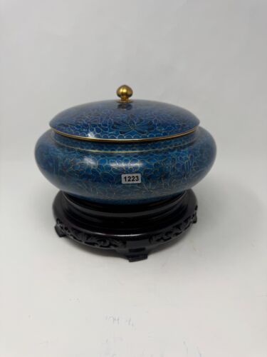 Blue Floral Cloisonné Enamel Jar with Lid & Wood Stand – Chinese Vintage Decor