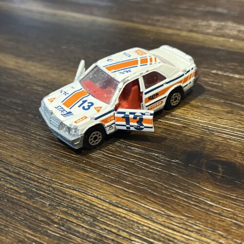 Vintage 1989 MAJORETTE MERCEDES BENZ 190E 2.3-16 NO.231 White 1:59 DOORS OPEN - Picture 2 of 8