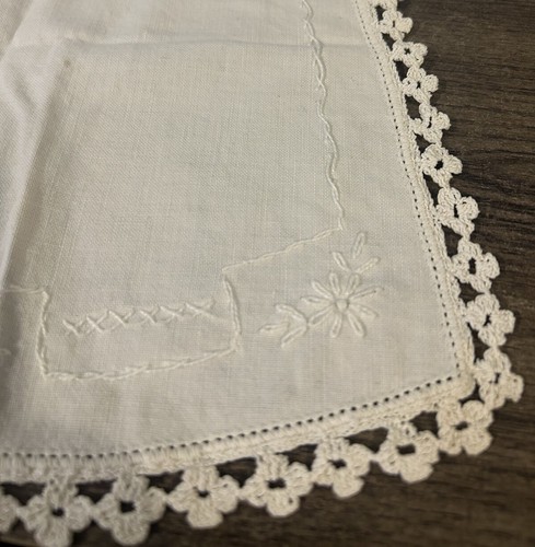 Beautiful Intricate Design White Vintage Table Runner Crocheted Edge 24” X 12” - Picture 2 of 8