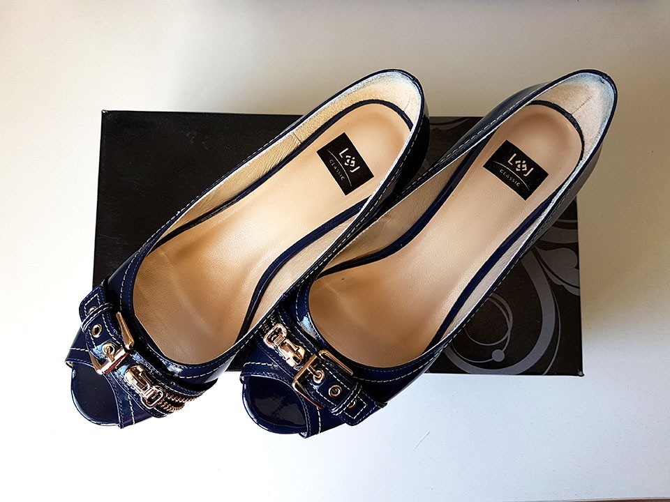 SIZE 7 Damens’s Dark Blau Genuine Patent Leder Pumps Gold with Gold Pumps Buckle Detail a1d7fe SIZE 7 Damens’s Dark Blau Genuine Patent Leder Pumps Gold with Gold Pumps Buckle Detail a1d7fe