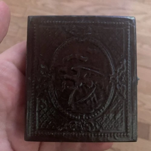 Ambrotype of Man & Woman Couple in 1/6 Plate Wood Composite Union Case V22