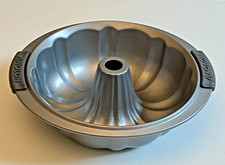 ANONLON Advanced Nonstick Bakeware - Fluted Bundt Pan / Mold 10" Silicone Grips