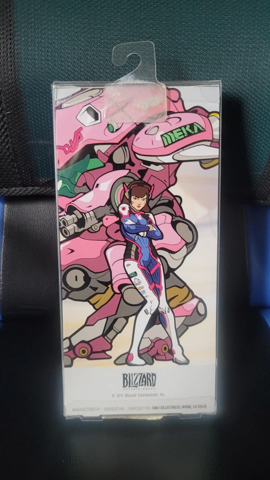 Overwatch D.Va and Mech FiGPiN XL Foto 2 de 3