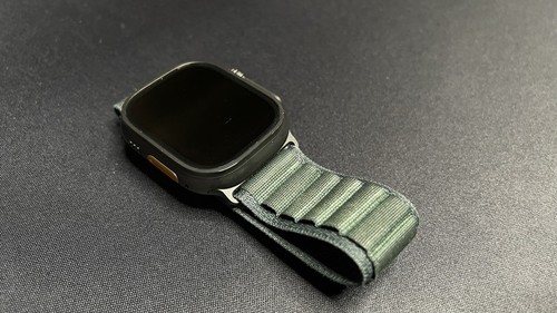 Apple Watch Ultra 2 49 mm titane noir occasion - Photo 5 sur 13