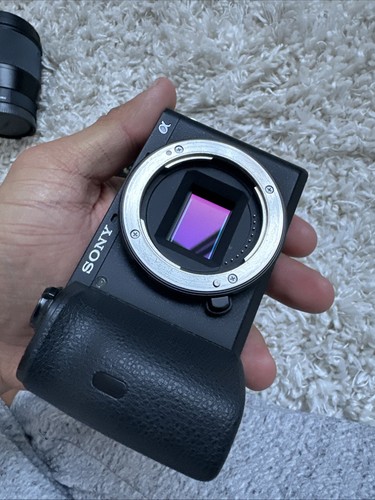 Sony A6600 with Lenses (Sony FE 1.8/85 And Sigma 16mm) - Picture 9 of 13
