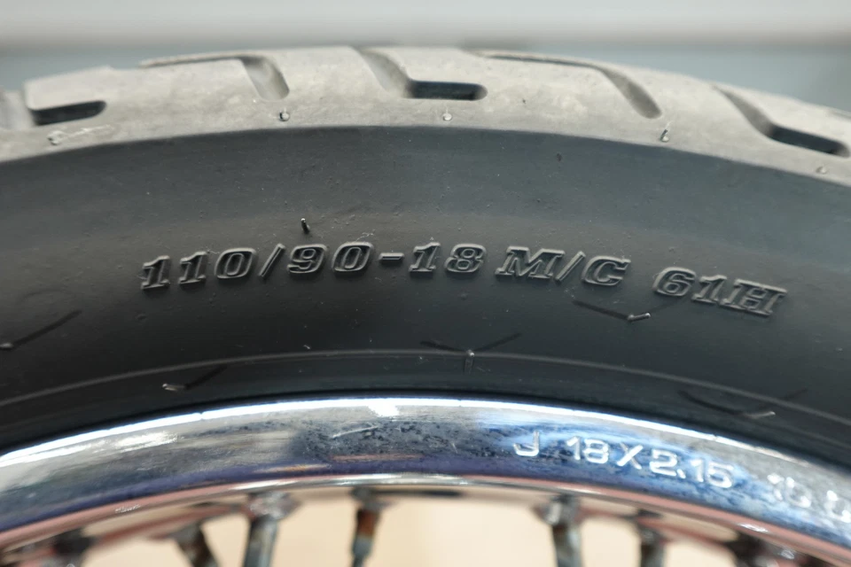 Llanta delantera Dunlop 99-09 Yamaha V-Star 1100 V Star XVS1100 110/90-18 Foto 2 de 4