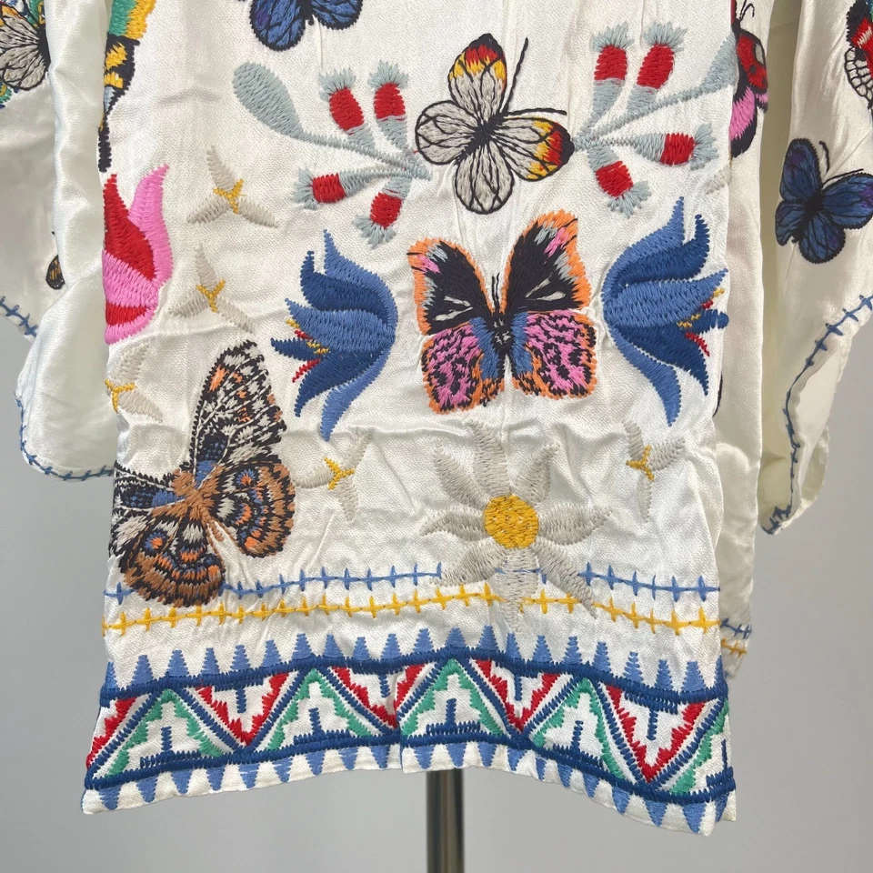 Blusa floral Johnny Was multicolor bordada satinada mariposa talla M nueva sin etiquetas Foto 4 de 4