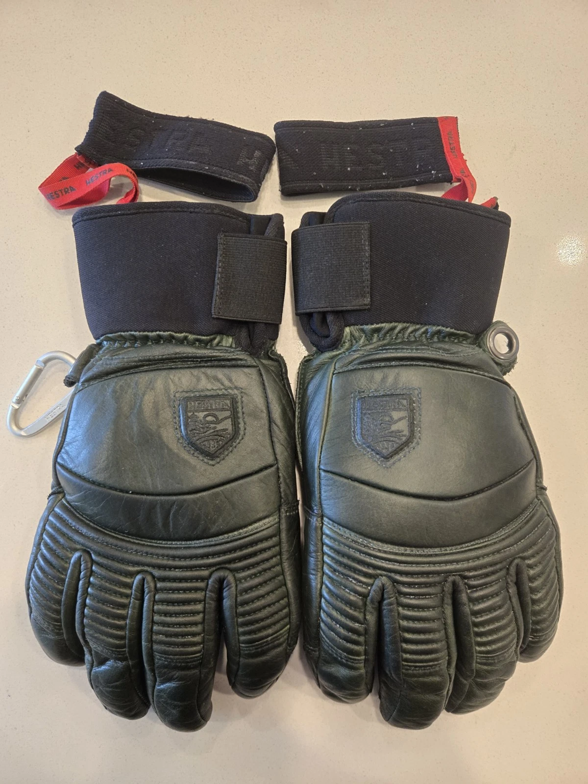 Hestra Fall Line Gloves 5 Finger Size 10 Leather Forest Green Skiing Winter Used
Opens in a new wind