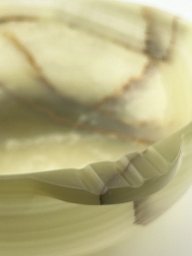 Banded Stunning Onyx Bowl, Decorative & Serving Bowl, W/ Handles, 9” Diameter - Picture 6 of 12