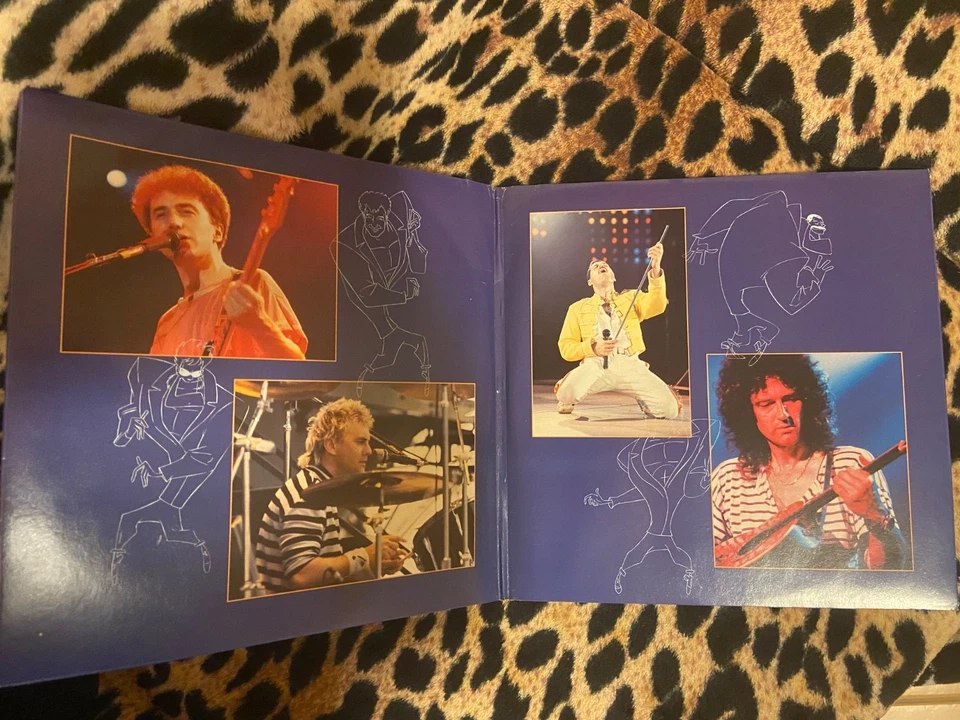 QUEEN - LIVE AT WEMBLEY ‘86 - Double Lp - Never played, scratch-free records - Image 3 of 4
