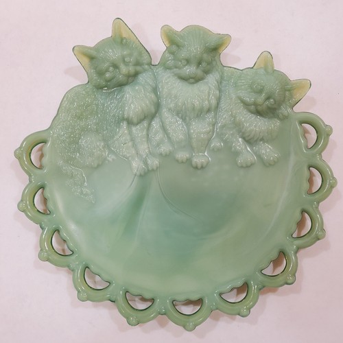 Sea Mist Green Glass 8" TRIO of KITTENS Scalloped Edge Plate Westmoreland Summit - Picture 2 of 9