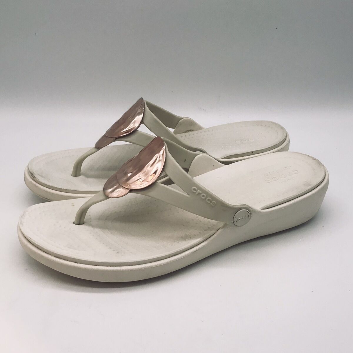 Crocs Sanrah Liquid Metallic Wedge Sandals Women s 10 White Copper Flip Flop eBay
