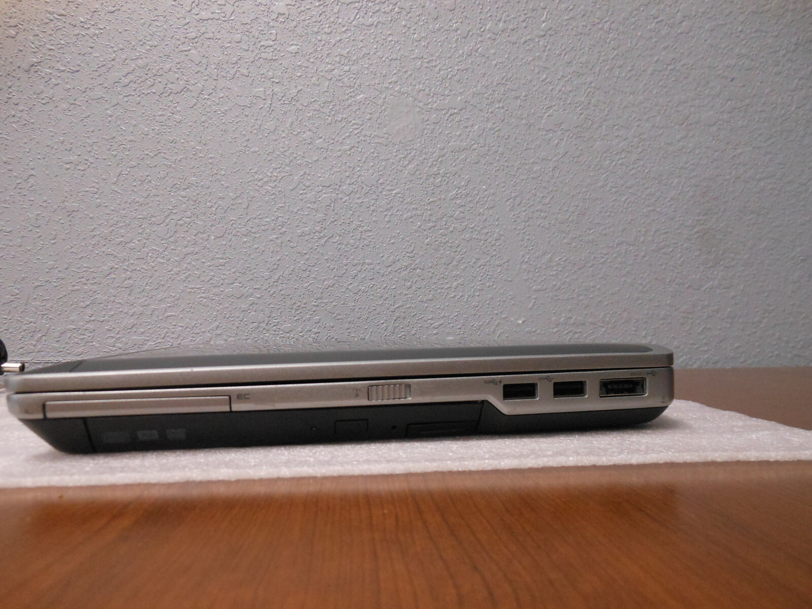 Dell Latitude E6430 i5-2.60ghz/6GB/128GB SSD LINUX MINT WEBCAM HDMI - Picture 6 of 12