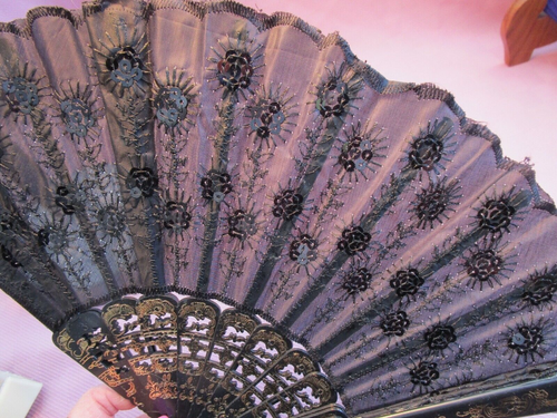 Vintage HAND FANS (8) HAND PAINTED FLORAL embroidered WOOD sequins SIGNED ~ exc - Picture 2 of 13