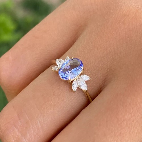 Simulated Oval Cut Tanzanite Women's Gorgeous Ring In 14K Yellow Gold Plated - Picture 3 of 8