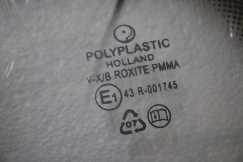 Scheibe für Aufbautür Wohnmobil 64 x 29 Polyplastic V-X/B Roxite PMMA 43R-001745 - Picture 3 of 3