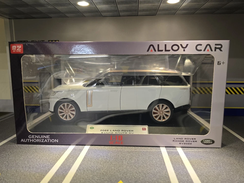 1:18 Range Rover L460 2022 TDV8 4.4 V8 White Vogue Detailed Diecast Model - Image 3 of 4