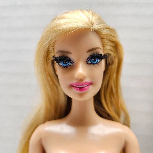 2013 Barbie STYLE WAVE 1 Doll - ROOTED EYELASHES Articulated Blonde - #BLR58 - Picture 6 of 6