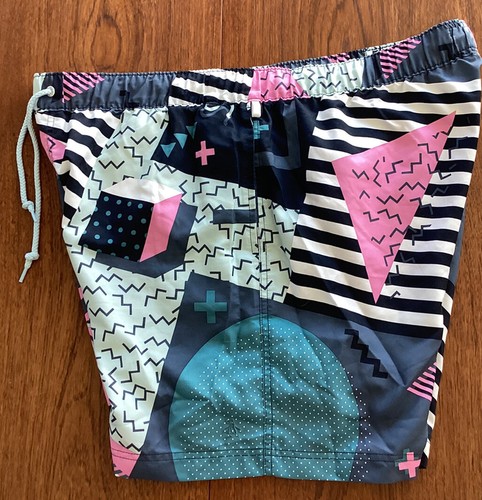 Baúl de baño original PENGUIN para hombre XXL retro años 80 abstracto negro blanco rosa 6” ins. - Imagen 7 de 8