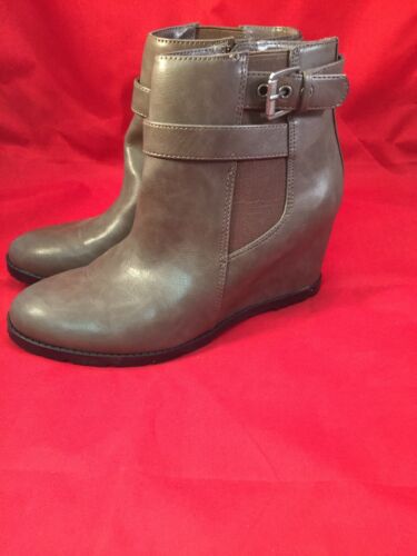 UNISA UNTerrance2 Brown Leather Side Zip Wedge Ankle Boot Size 8.5M - Picture 2 of 6