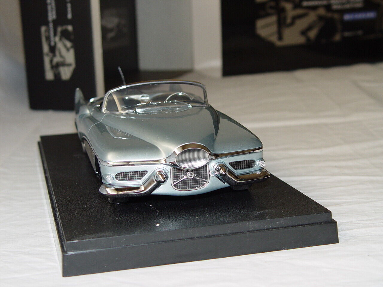 1:18 MINICHAMPS 1951 Buick Le Sabre Concept