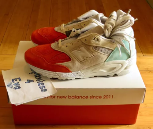 BRAND NEW New Balance 990v2 Kith Cyclades (with Socks) Sz 9.5 M990KC2
