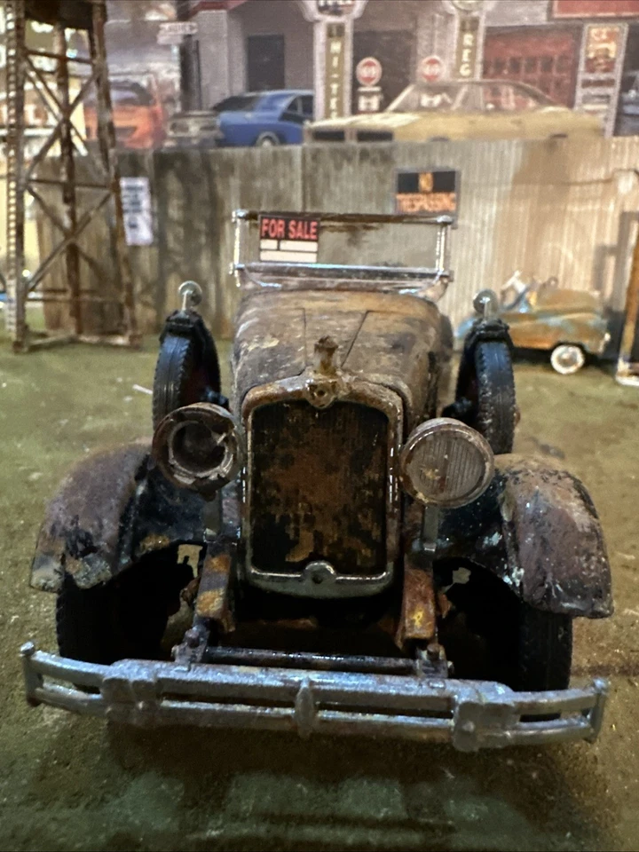 1927 Stutz Blackhawk  - Barn Find Cars- 1:24 DIECAST - Danbury Mint Weathered - Image 2 of 4