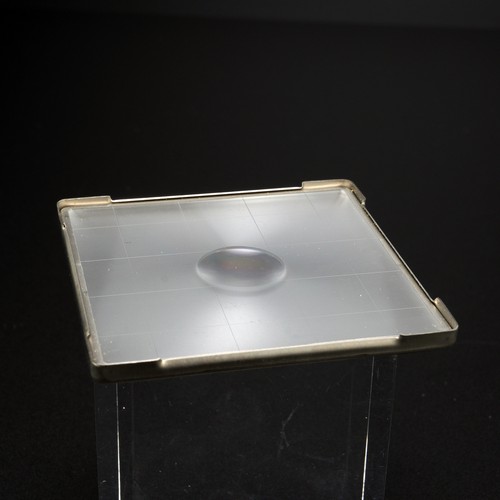 Hasselblad 42250 Checked Focusing Screen with Central Grid - Picture 6 of 8