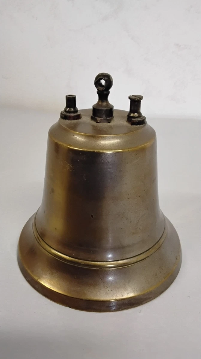 Pot en cuir ancien en crêpe de pêche à la cloche - En vente sur
